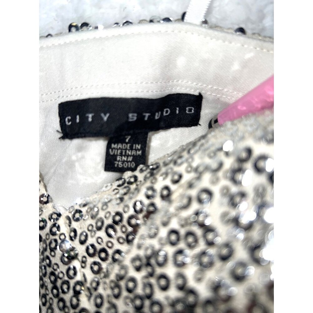 City Studio Silver Sequin & White Mini Dress w Spaghetti Straps and Pockets Sz 7 - Picture 3 of 8